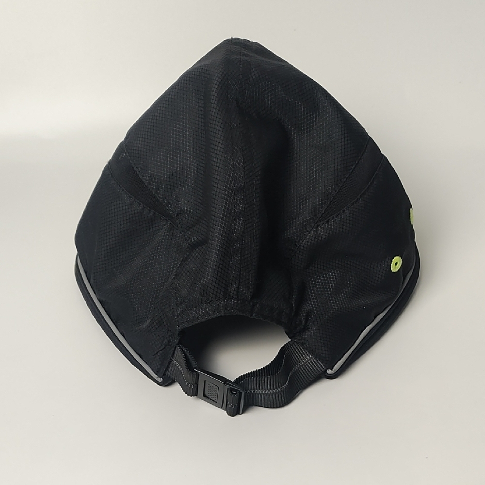 Mizuno Black Cap with Silver Accents - Picture 3 of 8